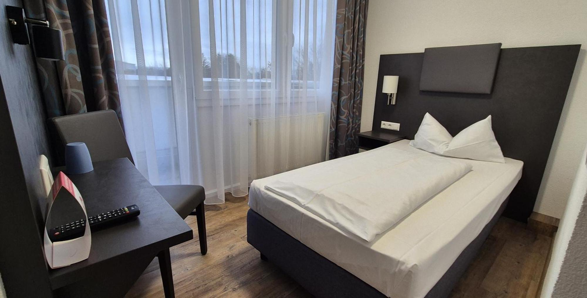 Melvi Hotel Гёппинген Экстерьер фото